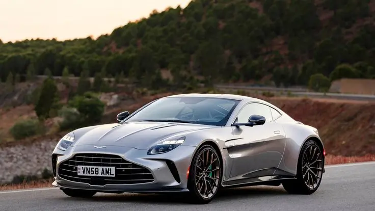 Aston Martin Vantage 2025 1