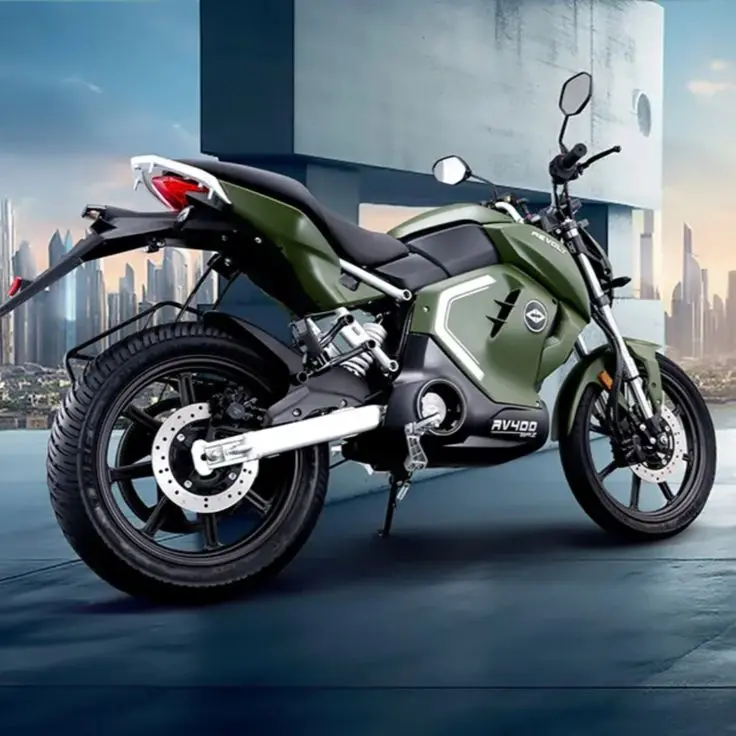 Revolt RV 400 2025